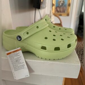 Platform crocs, new with tags